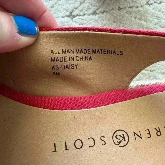 Karen Scott red sandals. Size 8 - Picture 5 of 7